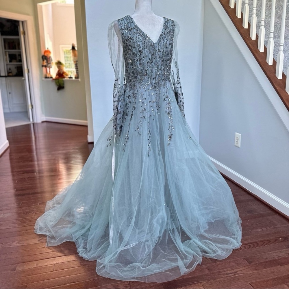 NWT Mac Duggal Embellished Beaded Puffy Princess Gown V Neck A Line Dress